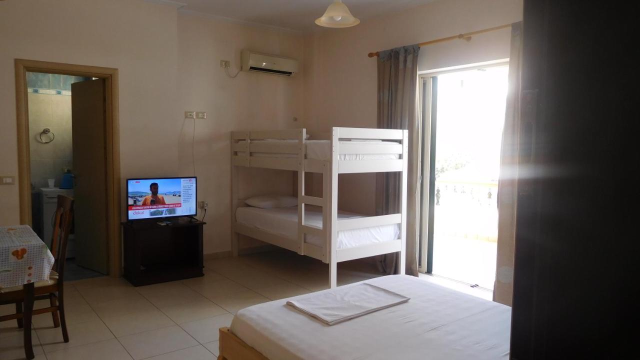 Apartment Urania_1 ซารานเดอ ภายนอก รูปภาพ